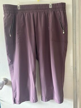Cropped Elastic-Waist Ankle Pants in Dusty Mauve